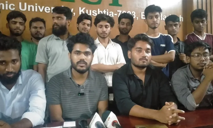 ইবিতে সংঘর্ষের ঘটনায় আইসিটি বিভাগের সংবাদ সম্মেলন, আমরণ অনশনের হুঁশিয়ারি