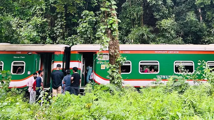 ৪ ঘণ্টা পর সিলেটের সঙ্গে সারাদেশের রেল যোগাযোগ পুনরায় স্বাভাবিক
