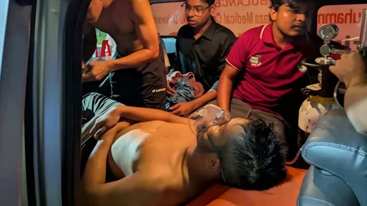 ঢাবিতে ছাত্রদলের দুই গ্রুপের তুমুল সংঘর্ষ, আহত ৪