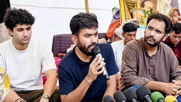 বিমান থেকেই আটক সিজেপির প্রতিষ্ঠাতা অভিজিৎ দীপকসহ ৩ শীর্ষ নেতা