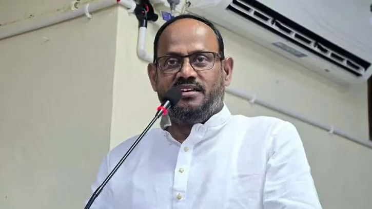 ফ্যামিলি কার্ড নিয়ে অনিয়ম করলে কাউকে ছাড় দেওয়া হবে না: প্রতিমন্ত্রী টুকু