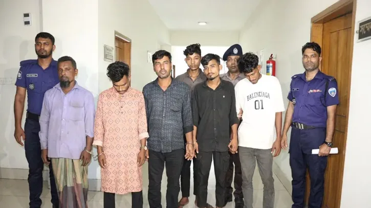 হাটহাজারীতে অটোরিকশাচালক হত্যার ঘটনায় গ্রেপ্তার ৭