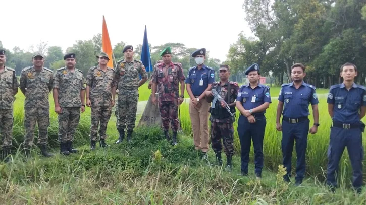 ১৫ ঘণ্টা পর দুই বাংলাদেশি পুলিশ সদস্যকে ফেরত দিল বিএসএফ