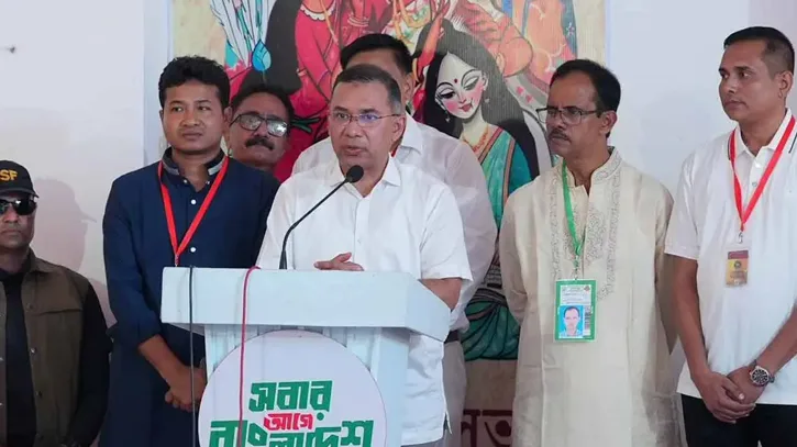 ছাত্র-জনতার গণঅভ্যুত্থানকে বিতর্কিত না করার আহ্বান জানালেন প্রধানমন্ত্রী