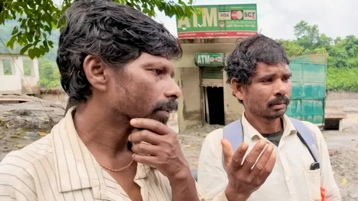 ১৬০০ টাকা ধার করে ছেলের সন্ধানে ছুটছেন নেপালের এক বাবা