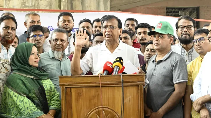 রাস্তা-ফুটপাতে অবৈধ দোকান বসালেই মামলা, মালামাল ক্রোক: ডিএসসিসি প্রশাসক