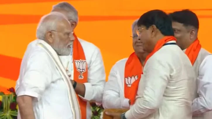 মোদির অনুষ্ঠানে ভুয়া PMO কর্মকর্তা বন্দুকসহ আটক