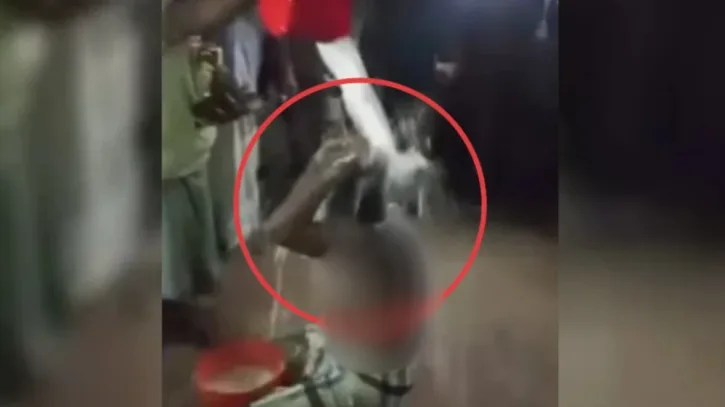 দুধ দিয়ে গোসল করে জামায়াত ছাড়ার ঘোষণা, ভিডিও ভাইরাল