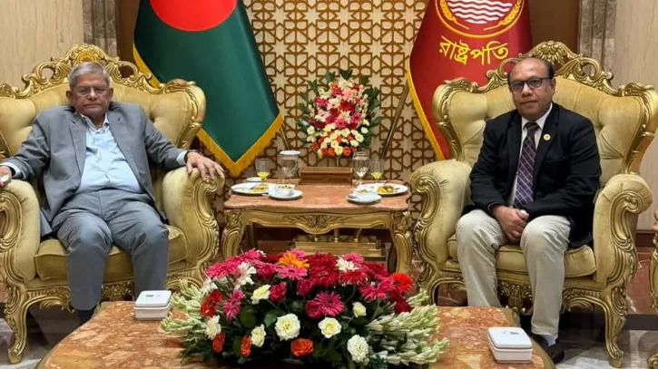 রাষ্ট্রপতির সঙ্গে নোবিপ্রবি উপাচার্যের সৌজন্য সাক্ষাৎ, ৩য় সমাবর্তনে থাকার সম্মতি