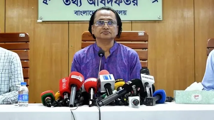 শেখ হাসিনাকে দেশে ফিরিয়ে গ্রেপ্তার করতে চায় সরকার: তথ্য উপদেষ্টা