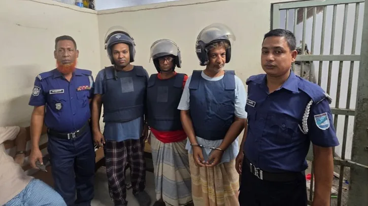 আদালত প্রাঙ্গনে জয় বাংলা স্লোগান, আইভীর আইনজীবীসহ গ্রেপ্তার ৩