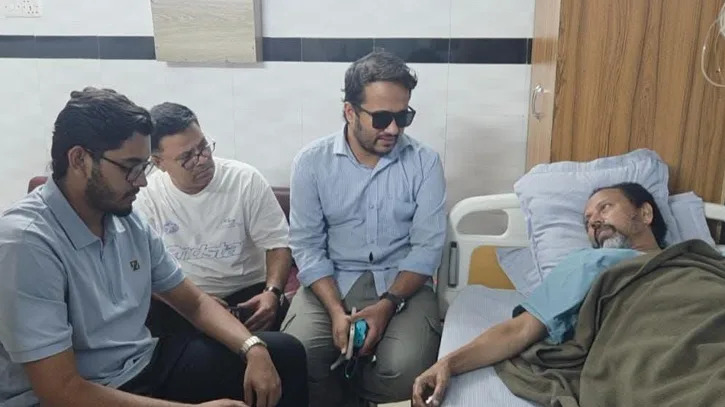 বিএনপি নেতা সাইদুর রহমান বাচ্চুকে হাসপাতালে দেখতে গেলেন মীর স্নিগ্ধ