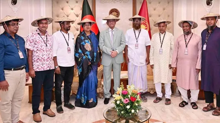কৃষকদের স্বার্থে জাতীয় পর্যায়ে কেন্দ্রীয় সংগঠন গড়ার আহ্বান রাষ্ট্রপতির