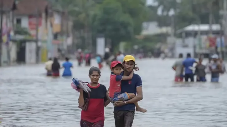 প্রবল বর্ষণে বিপর্যস্ত শ্রীলঙ্কা, বন্যা ও ভূমিধসে প্রাণহানি