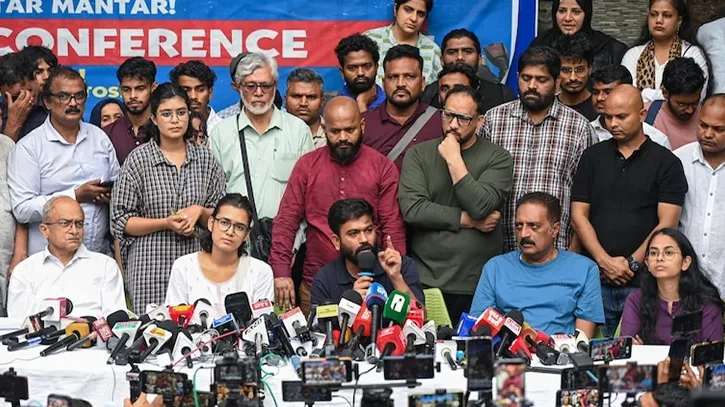 ককরোচ জনতা পার্টির পক্ষে রায় দিলো দিল্লির হাইকোর্ট