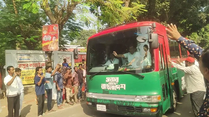 রংপুর সফর শেষে রাজশাহীর উদ্দেশে রওনা দিয়েছেন প্রধানমন্ত্রী