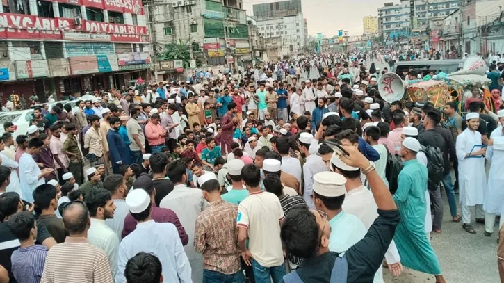ঢাকা-ময়মনসিংহ মহাসড়কে শিক্ষার্থীদের বিক্ষোভ, যান চলাচল ব্যাহত