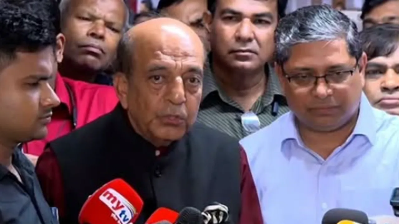 বাংলাদেশ-ভারত সম্পর্ক অতীতে আটকে থাকার সুযোগ নেই: দীনেশ ত্রিবেদী