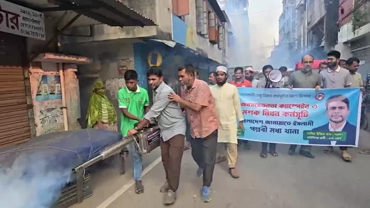 ডেঙ্গু সচেতনতা বাড়াতে নাসির উদ্দিন খান সজলের তত্ত্বাবধানে মশক নিধন কর্মসূচি