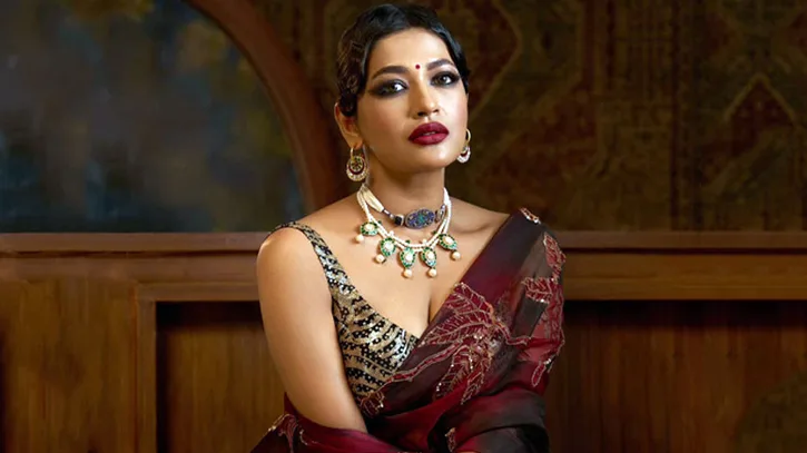 ইতালি থেকে দেশে ফিরে বিমানবন্দরে যা বললেন অভিনেত্রী বাঁধন
