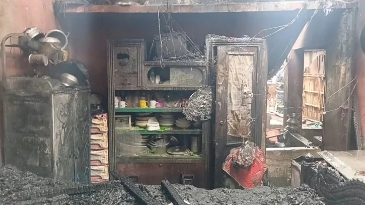 আশুলিয়ায় ভয়াবহ অগ্নিকাণ্ড, ৮টি কক্ষ পুড়ে ছাই
