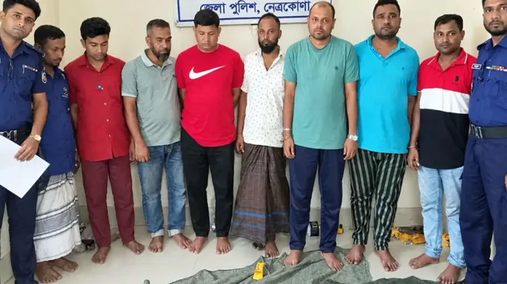 জুয়ার আসরে যুবদল নেতাসহ ৮ জন আটক