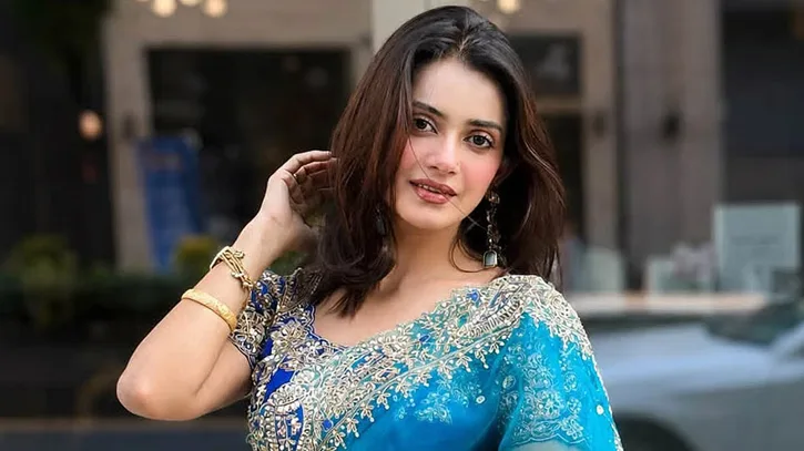 অভিনেত্রী তানজিন তিশার বিরুদ্ধে লিগ্যাল নোটিশ