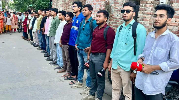 রংপুরে সাংবাদিক হেনস্তা, সিদ্ধার্থের ভাইয়ের বিরুদ্ধে ‘মব’ তৈরির অভিযোগ
