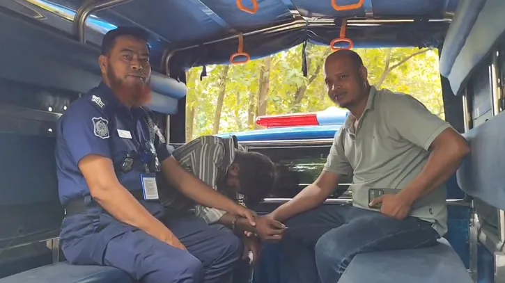 ঠাকুরগাঁওয়ে নির্জন স্থানে তরুণীকে ধর্ষণের অভিযোগে অটোচালক আটক