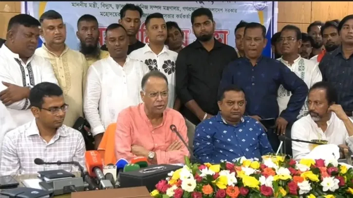 বিগত সরকারের ঋণের চাপে, সরকারি কর্মকর্তাদের বেতন দেওয়াও কঠিন হবে: বিদ্যুৎমন্ত্রী