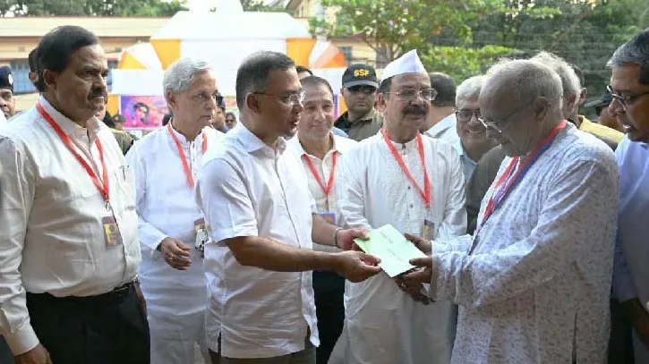 রাজশাহীর ধর্মসভা মন্দিরে প্রধানমন্ত্রীর ১০ লাখ টাকা অনুদান