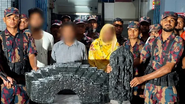 গাইবান্ধায় কোটি টাকার কষ্টিপাথরের ২ মূর্তি উদ্ধার, গ্রেপ্তার ৩