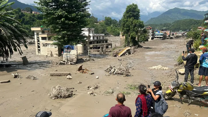 আকস্মিক বন্যায় বিপর্যস্ত নেপাল, ২৯১ জন বিদেশি পর্যটক নিখোঁজ