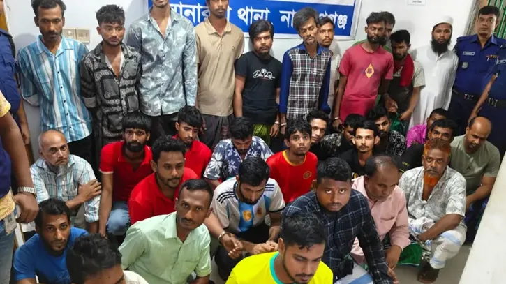 পুলিশের বিশেষ অভিযানে গ্রেপ্তার ৩৫