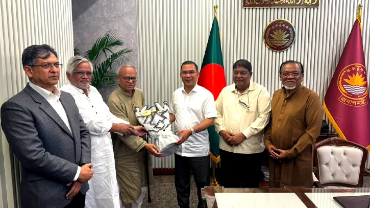 প্রধানমন্ত্রীর সঙ্গে স্থায়ী কমিটির নবনিযুক্ত সদস্যদের সৌজন্য সাক্ষাৎ