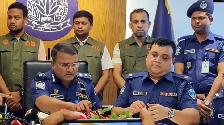 টিকটকের জীবনযাপনে আকৃষ্ট হয়ে স্কুল পালিয়ে উধাও ৪ ছাত্রী, উদ্ধার করল পুলিশ