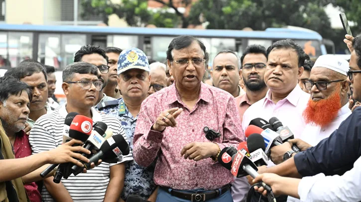 পল্টন মোড় থেকে নর্থ সাউথ রোড পর্যন্ত মূল সড়ক হকারমুক্ত ঘোষণা ডিএসসিসির