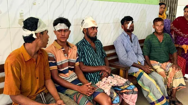 ঈদগাহ মাঠের জমি নিয়ে বিরোধ, দুই গ্রামবাসীর সংঘর্ষে আহত ৩০