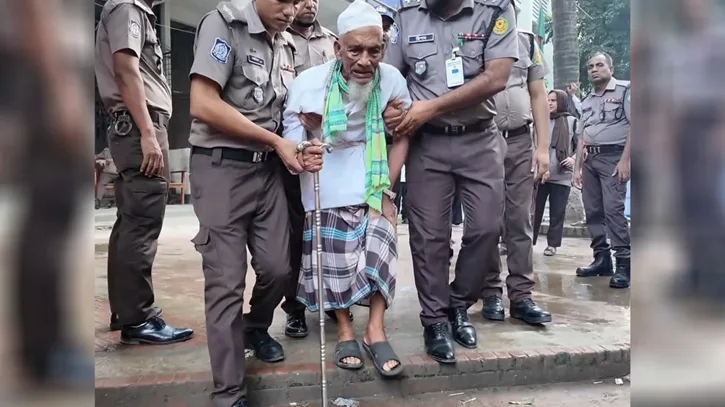 ১০ বছরের সাজা নিয়ে কারাগারে ১০৪ বছরের বৃদ্ধ