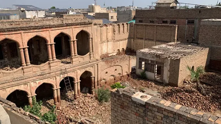 পাকিস্তানের ঐতিহাসিক রামলীলা মন্দির সিলগালা