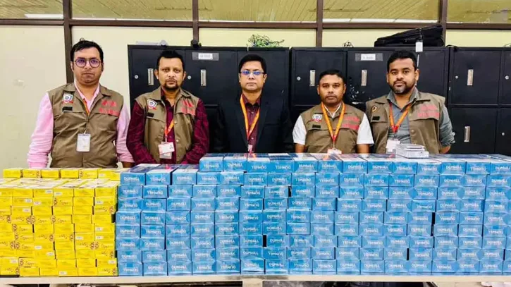শাহজালাল বিমানবন্দরে ৬৩১ কার্টন সিগারেটসহ ৩ যাত্রী আটক