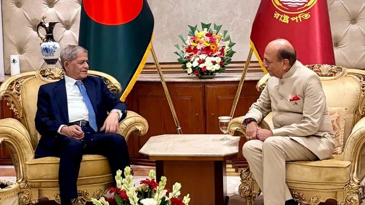 রাষ্ট্রপতির সঙ্গে ভারতীয় হাইকমিশনার দীনেশ ত্রিবেদীর সৌজন্য সাক্ষাৎ