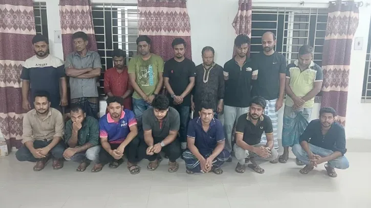 ক্যাসিনো খেলতে গিয়ে ছাত্রদল নেতাসহ আটক ১৯