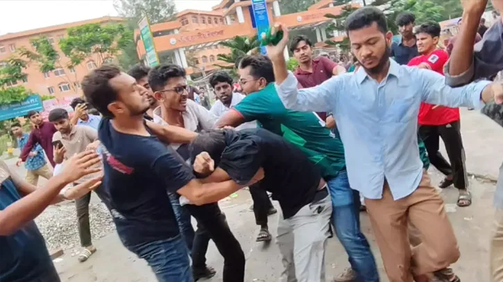 দফায় দফায় সংঘর্ষে রণক্ষেত্র বরিশাল বিশ্ববিদ্যালয়, আহত ১০