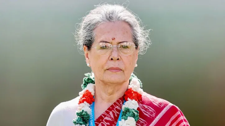 কেন প্রধানমন্ত্রীর পদ নেননি সোনিয়া গান্ধী, আত্মজীবনীতে উঠে আসছে সেই উত্তর