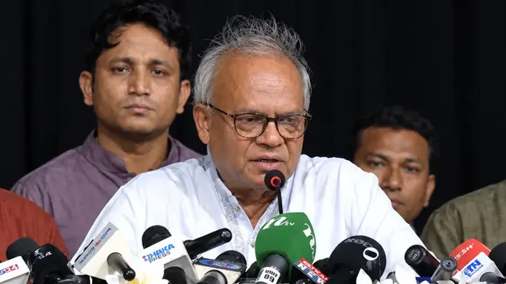 কোন গুপ্ত পরিকল্পনায় রেমিট্যান্স শাটডাউনের হুমকি, জানতে চান রিজভী