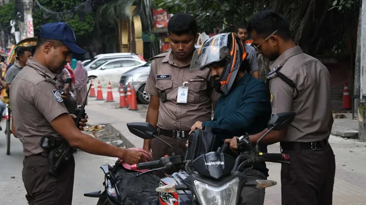 রাজধানীতে কড়া নজরদারি, প্রবেশপথে চলছে তল্লাশি