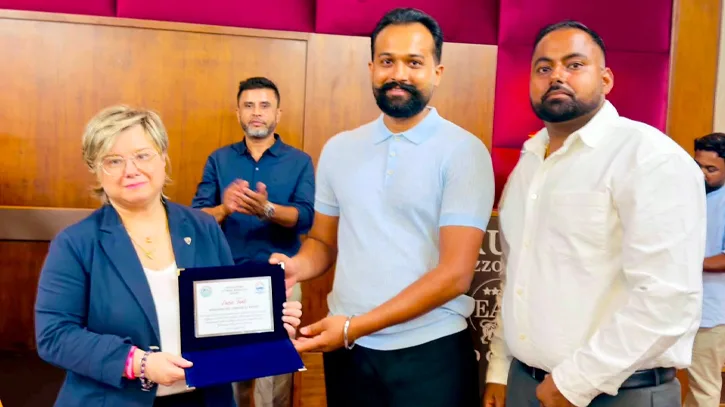 আরেজ্জো সিটি কর্পোরেশনে বাংলাদেশির প্রতিনিধিত্ব, রাসেল আহমেদকে উষ্ণ অভ্যর্থনা