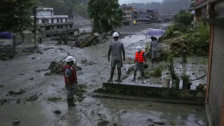 নেপালের আকস্মিক বন্যায় প্রাণহানি বেড়ে ৫৪৭ জনে