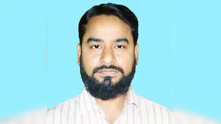 কার্ডপ্রতি ৩০০ টাকা নিচ্ছেন ইউপি সচিব, অফিস খরচের নামে আদায়ের অভিযোগ